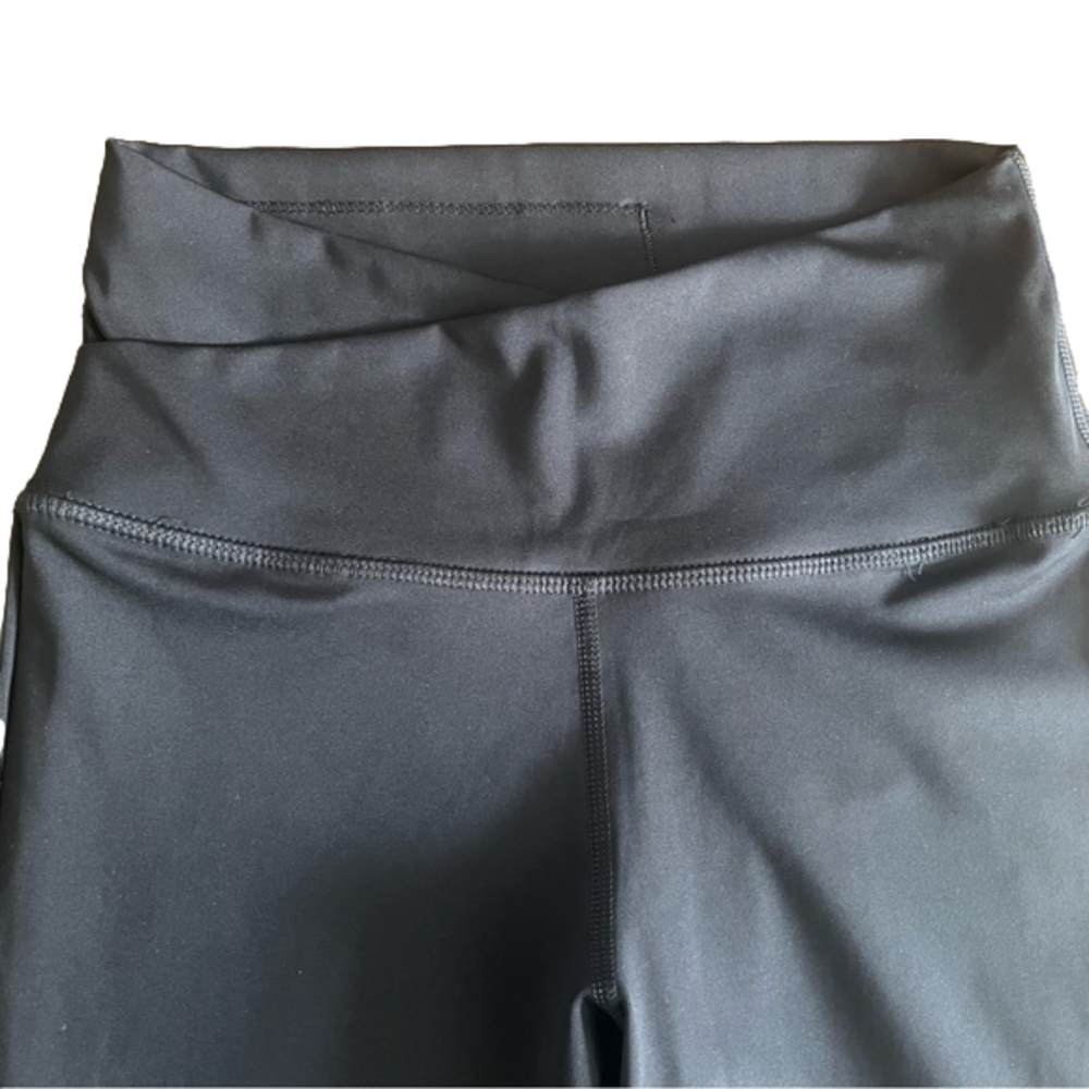 Black Nike high rise cross over leggings size small